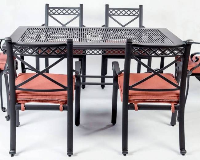 Комплект мебели из литого алюминия Комплект мебели из литого алюминия