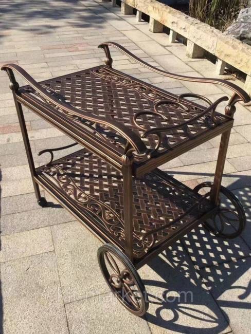 Сервировочный столик Latin из литого алюминия