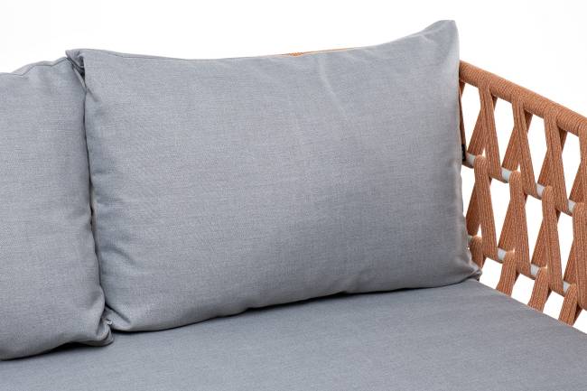 "Диего" диван 2-местный плетеный из роупа, каркас алюминий светло-серый (RAL7035) муар, роуп оранжевый меланж круглый, ткань светло-серая