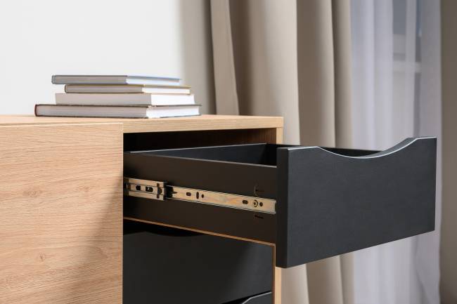 Два комода-тумбы с четырьмя ящиками и дверкой каждый Брюс цвет чёрный/Battle rock Santiago Два комода-тумбы с четырьмя ящиками и дверкой каждый Брюс цвет чёрный/Battle rock Santiago